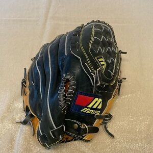 Mizuno leather glove